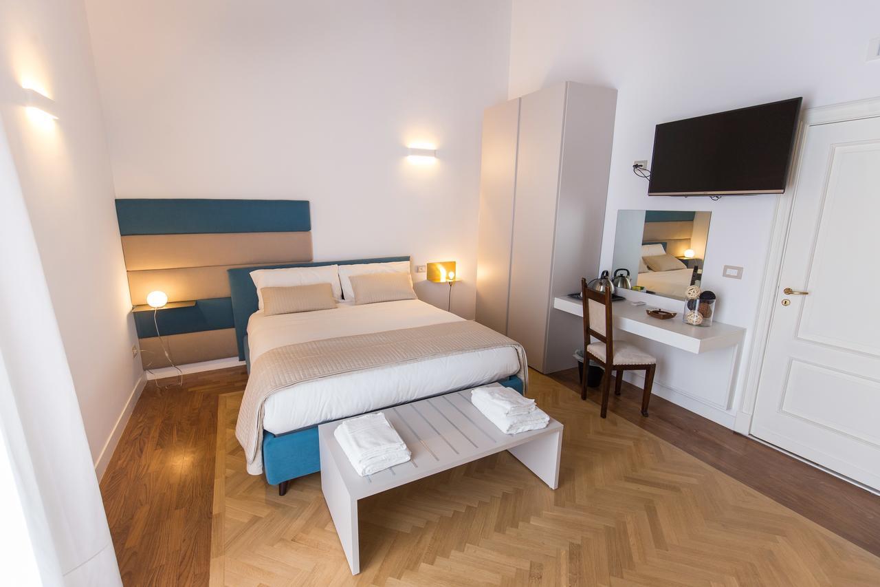فندق Savoy Riviera نابولي المظهر الخارجي الصورة